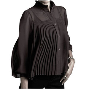 Banana Republic black chiffon pleated blouse size small petite